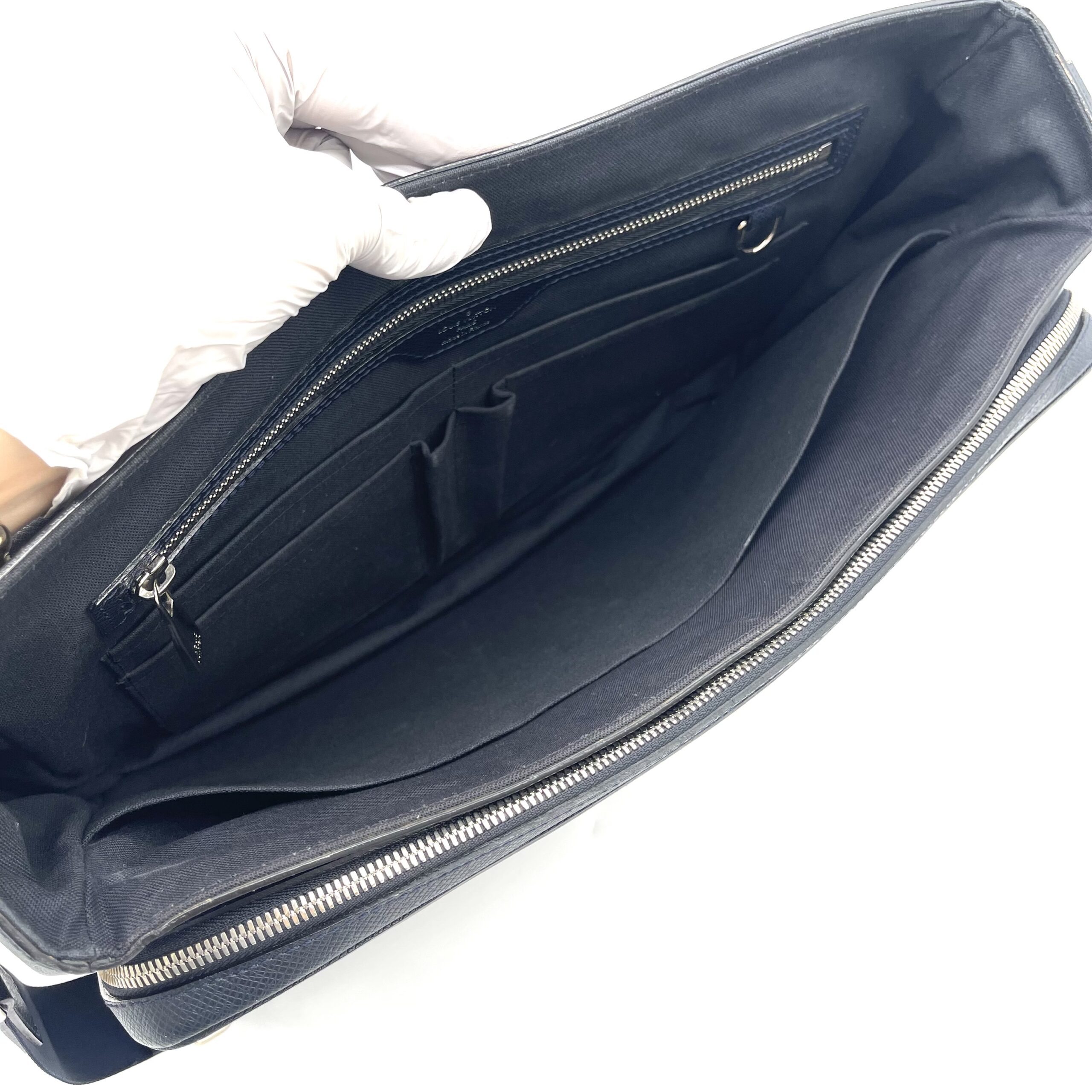 Louis Vuitton Taiga Leather Briefcase – Black photo 2 of 5