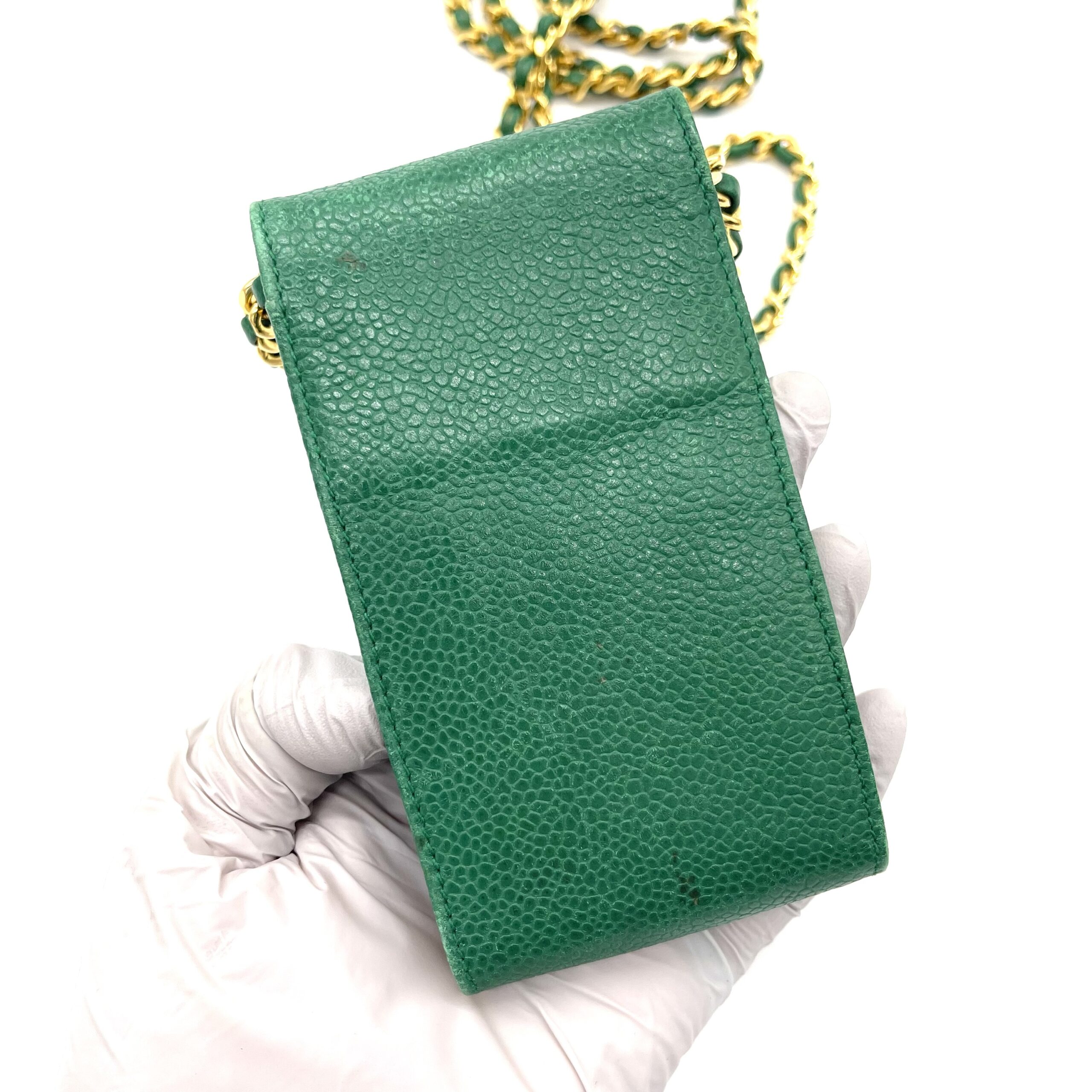 CHANEL 1996–1997 Vintage Green Caviar Leather Chain Shoulder Pochette Phone Case - Image 6