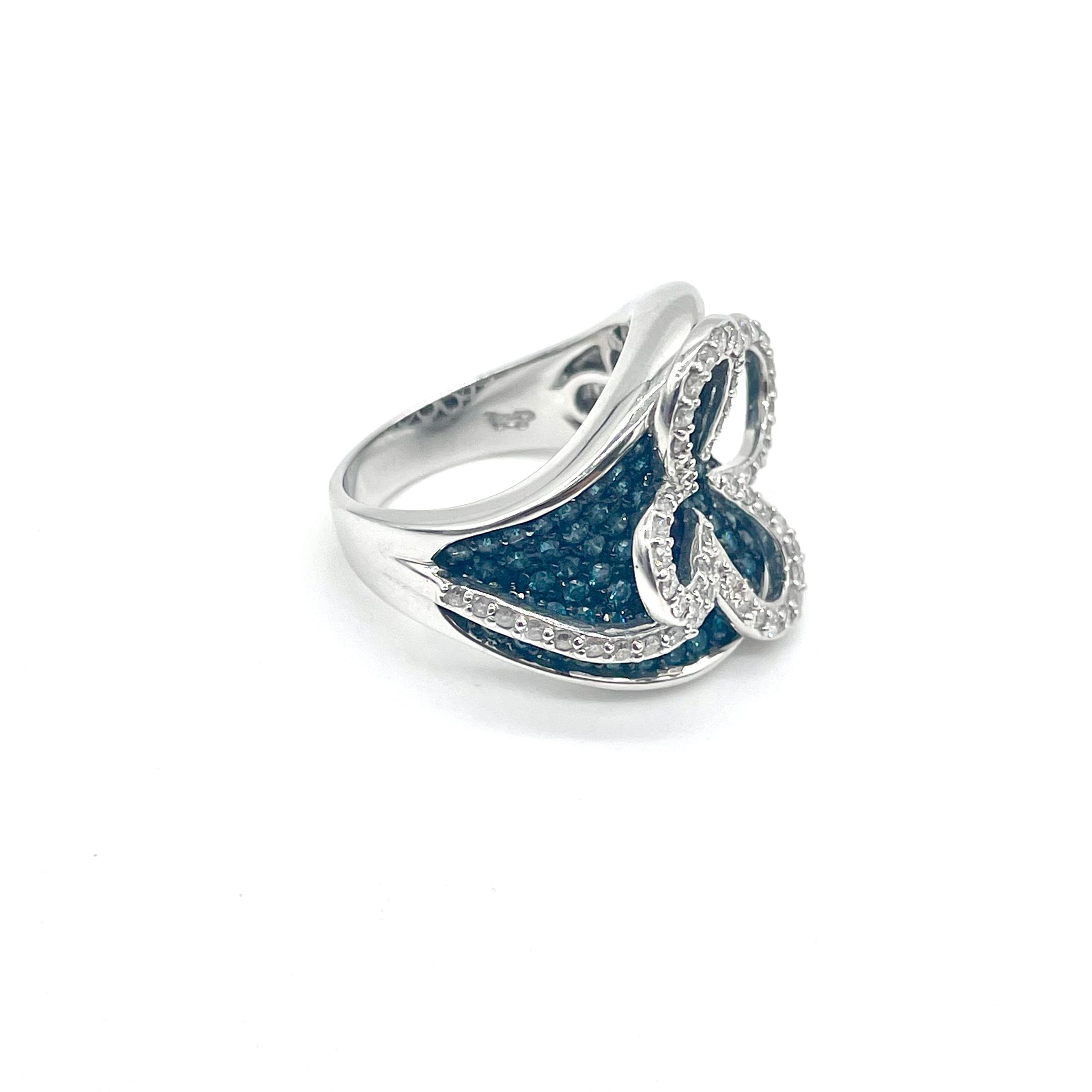 18k White Gold & Blue Diamond Flower Ring