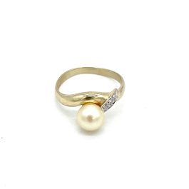 14k Yellow Gold, Pearl & Diamonds Ring