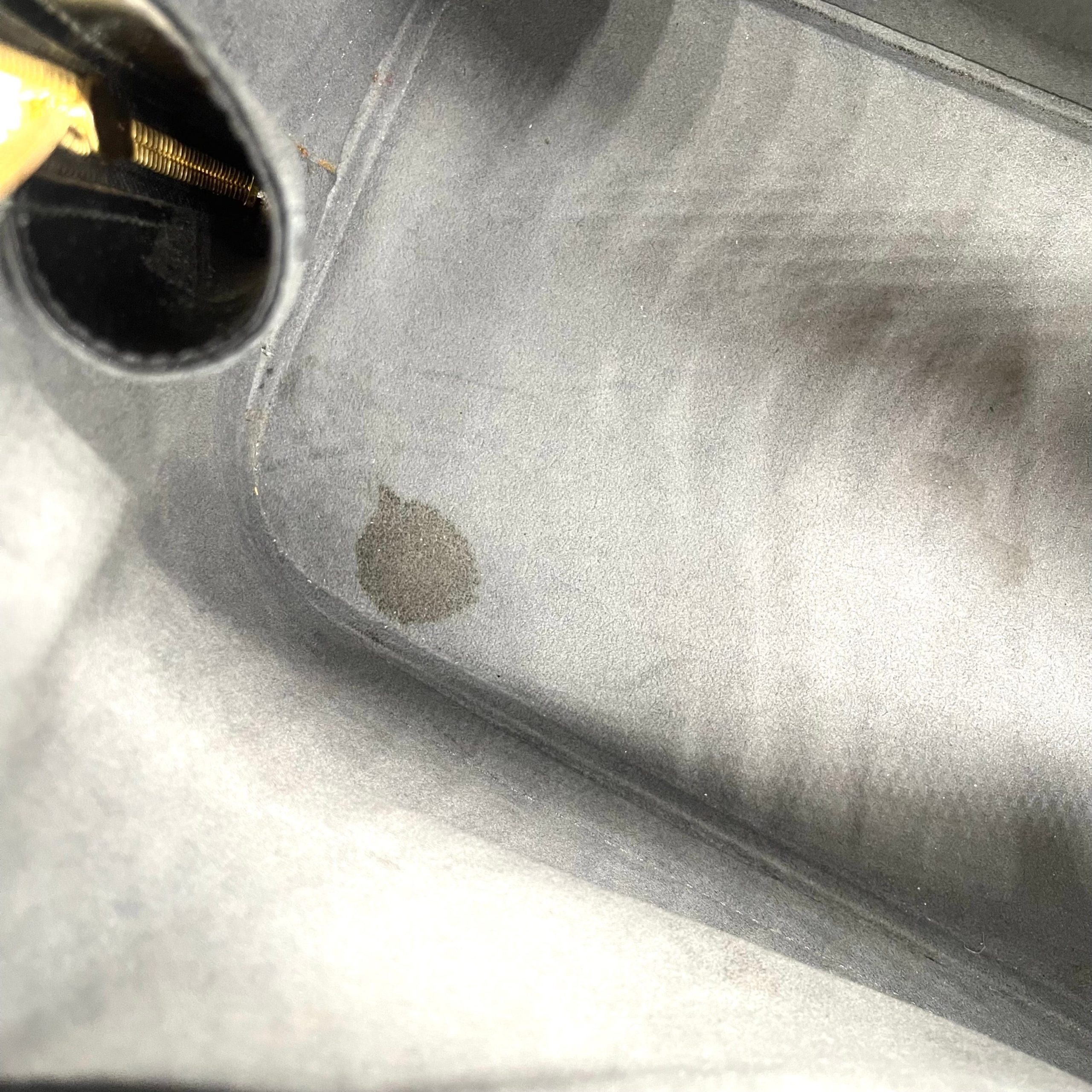 LOUIS VUITTON Epi Alma PM Black