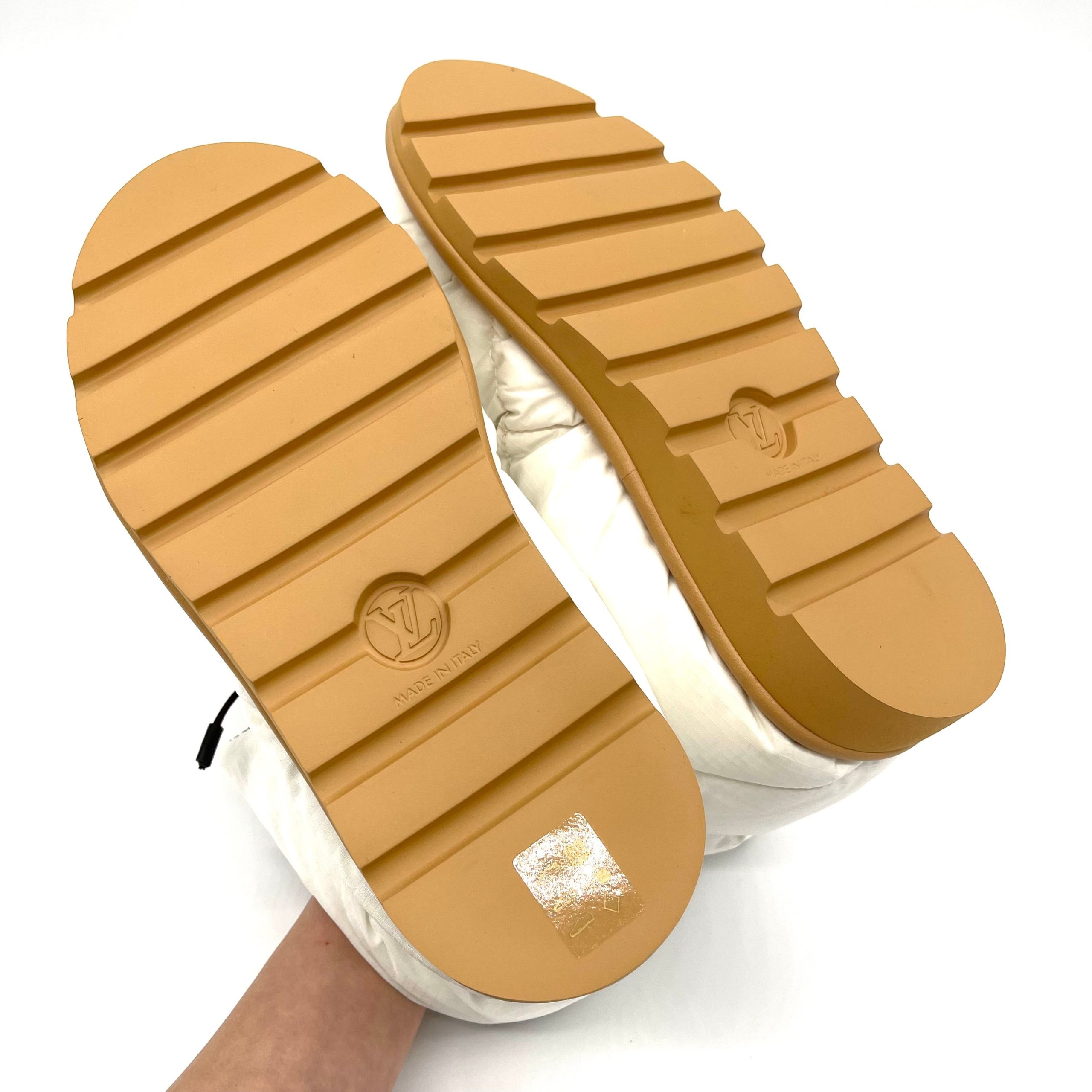 LOUIS VUITTON Comfort Ankle Boot / Brand New Condition