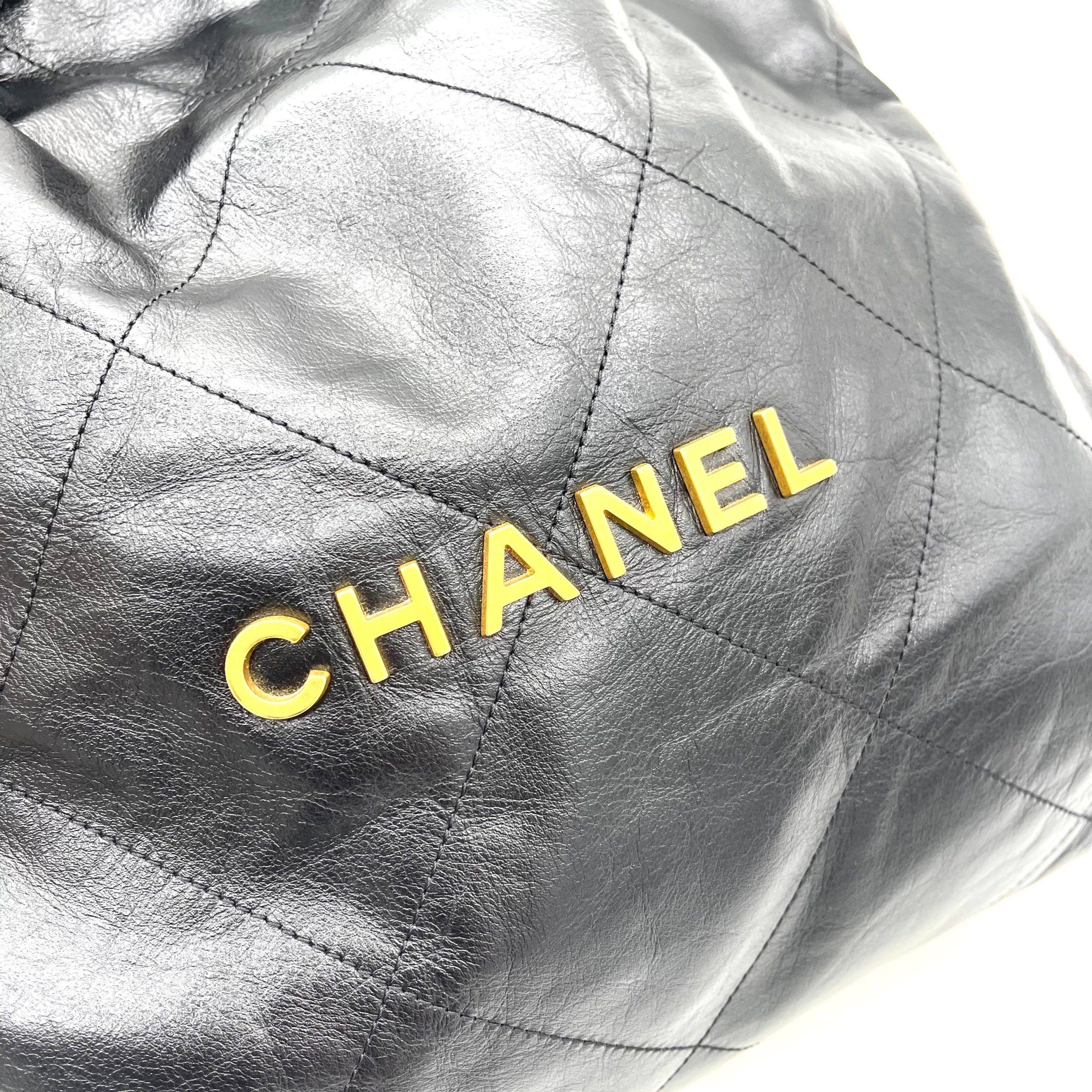 CHANEL Shiny Calfskin Quilted Chanel 22 Bag Medium Black