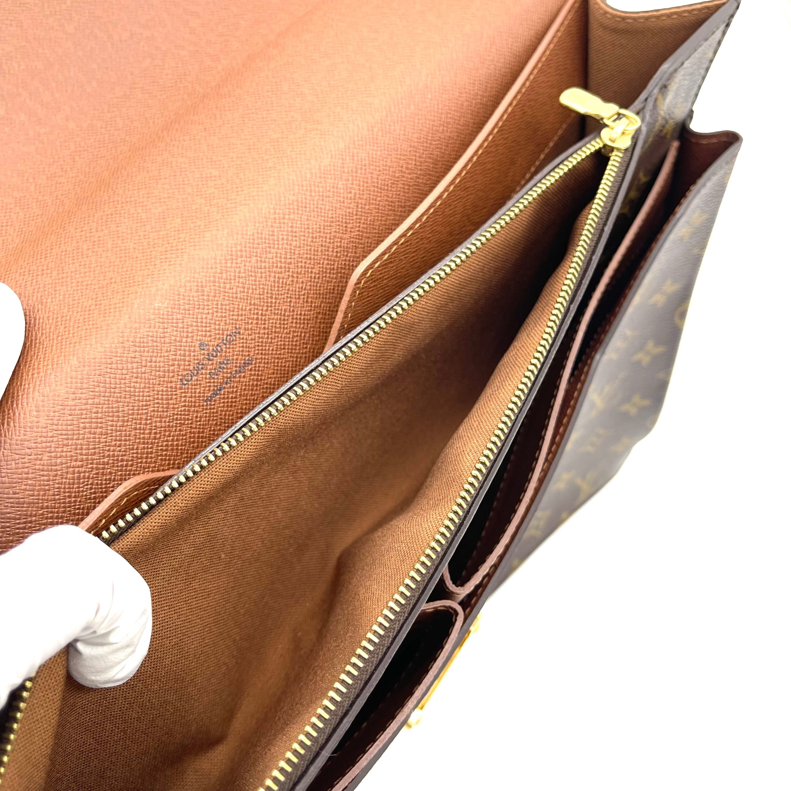 LOUIS VUITTON Monogram Canvas Robusto 1 Compartment Briefcase