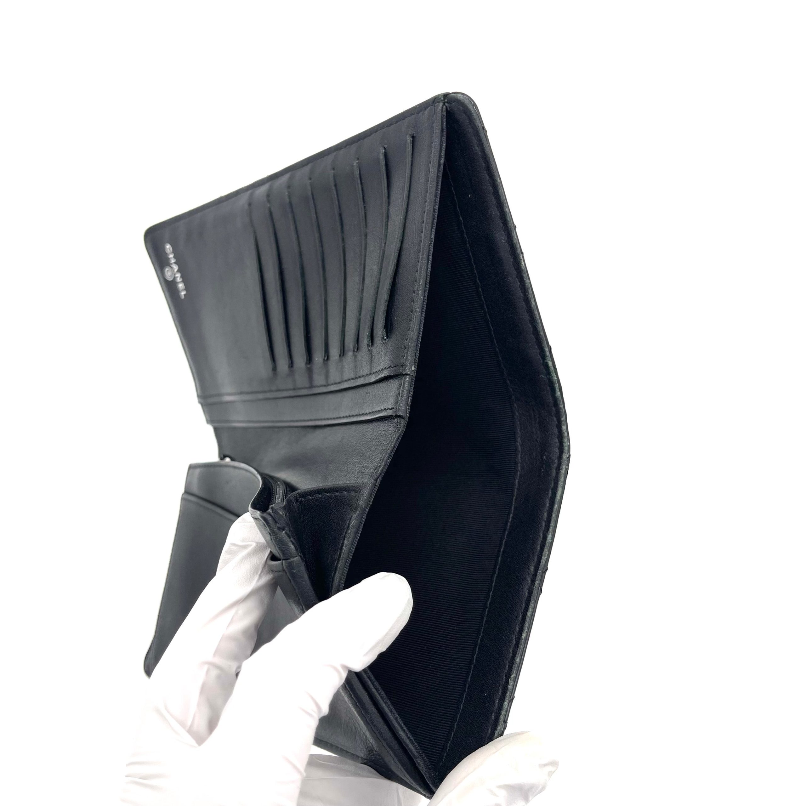 CHANEL Patent Calfskin Quilted Yen Wallet – Black