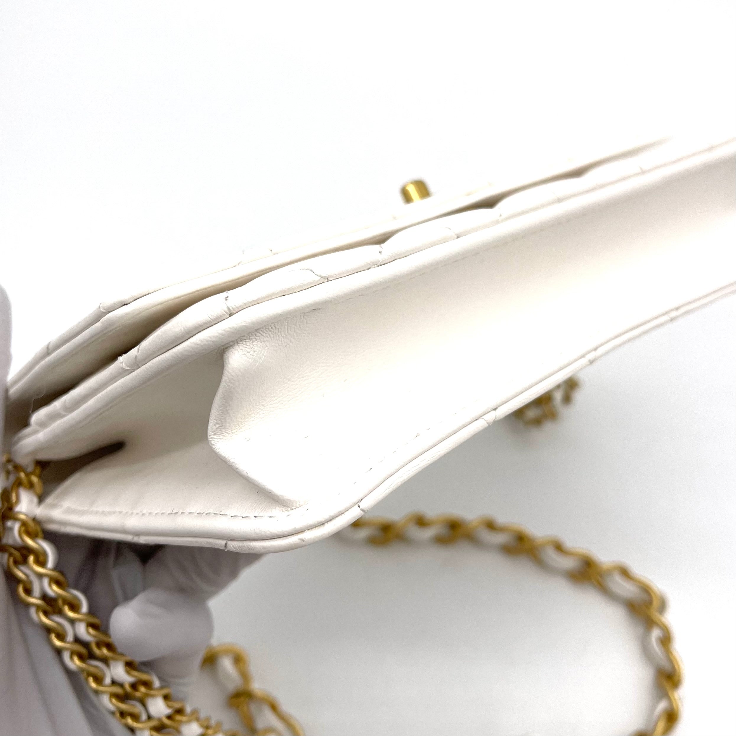 [NEW]CHANEL WALLET ON CHAIN
Shiny Crumpled Calfskin Resin&Gold Metal White