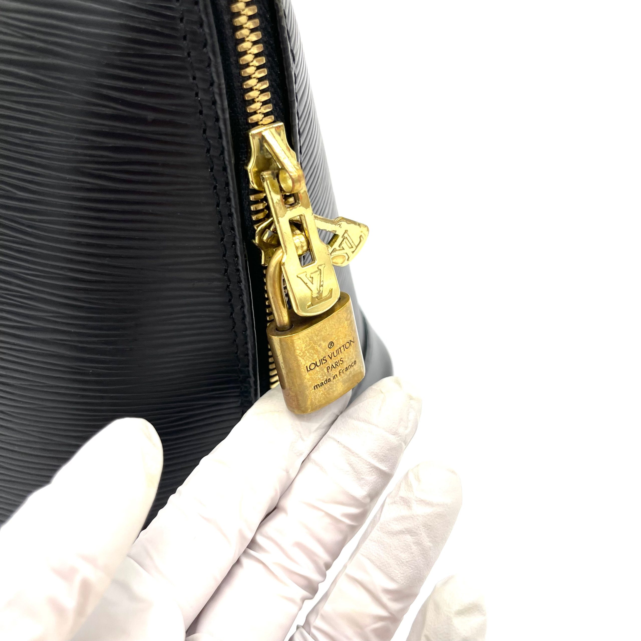 LOUIS VUITTON Epi Alma PM Black