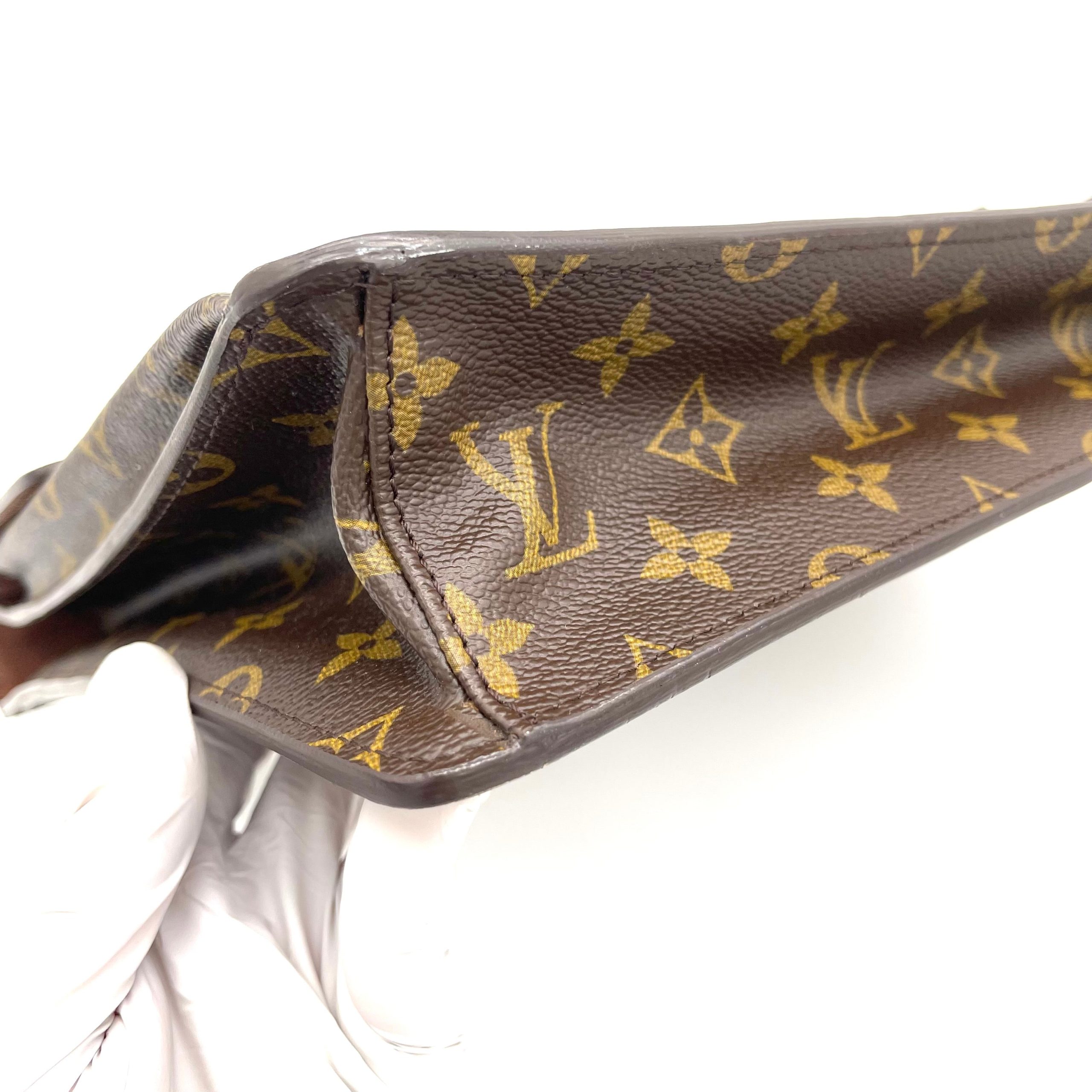 LOUIS VUITTON Monogram Canvas Robusto 1 Compartment Briefcase