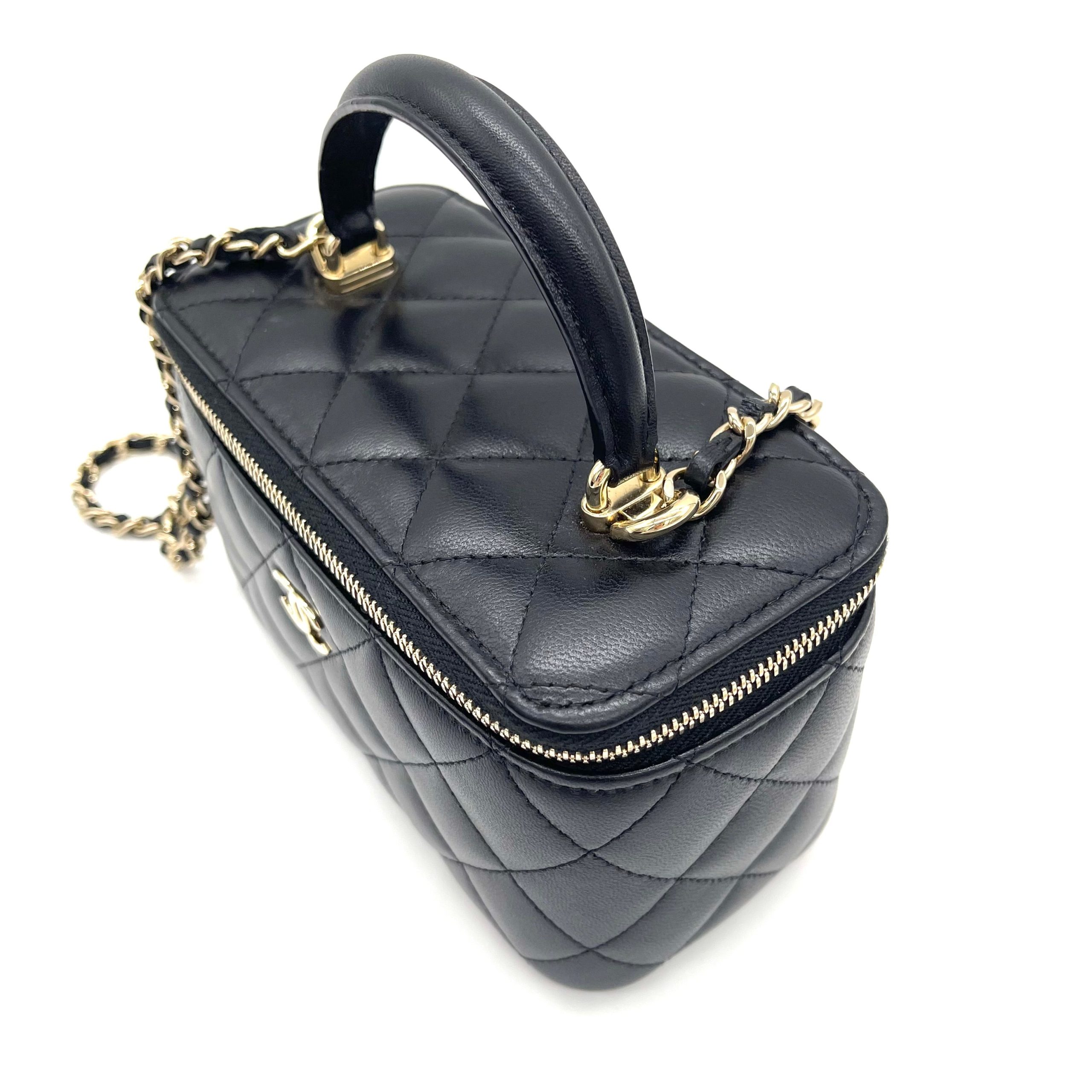 CHANEL Lambskin Quilted Small Top Handle Vanity Case with Chain – Black