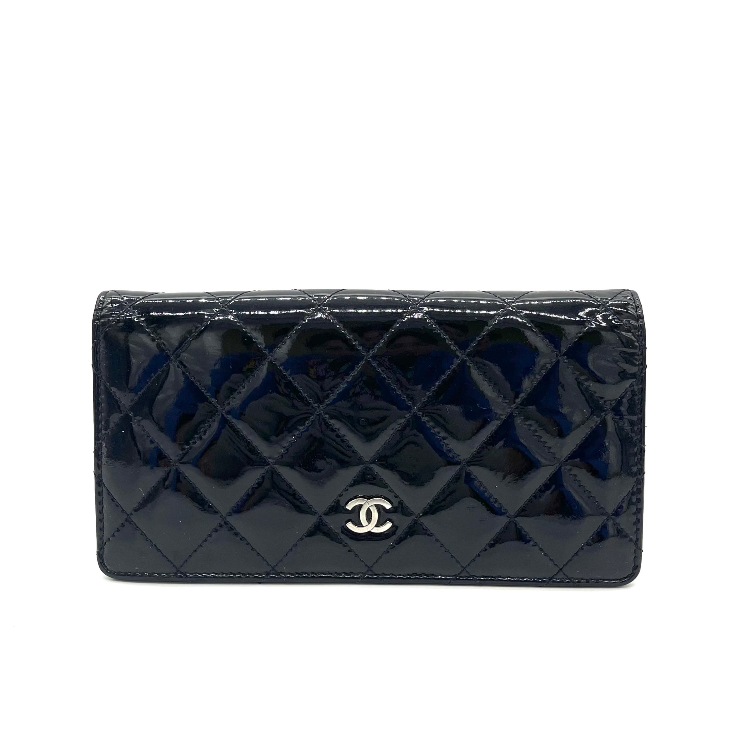 CHANEL Patent Calfskin Quilted Yen Wallet – Black