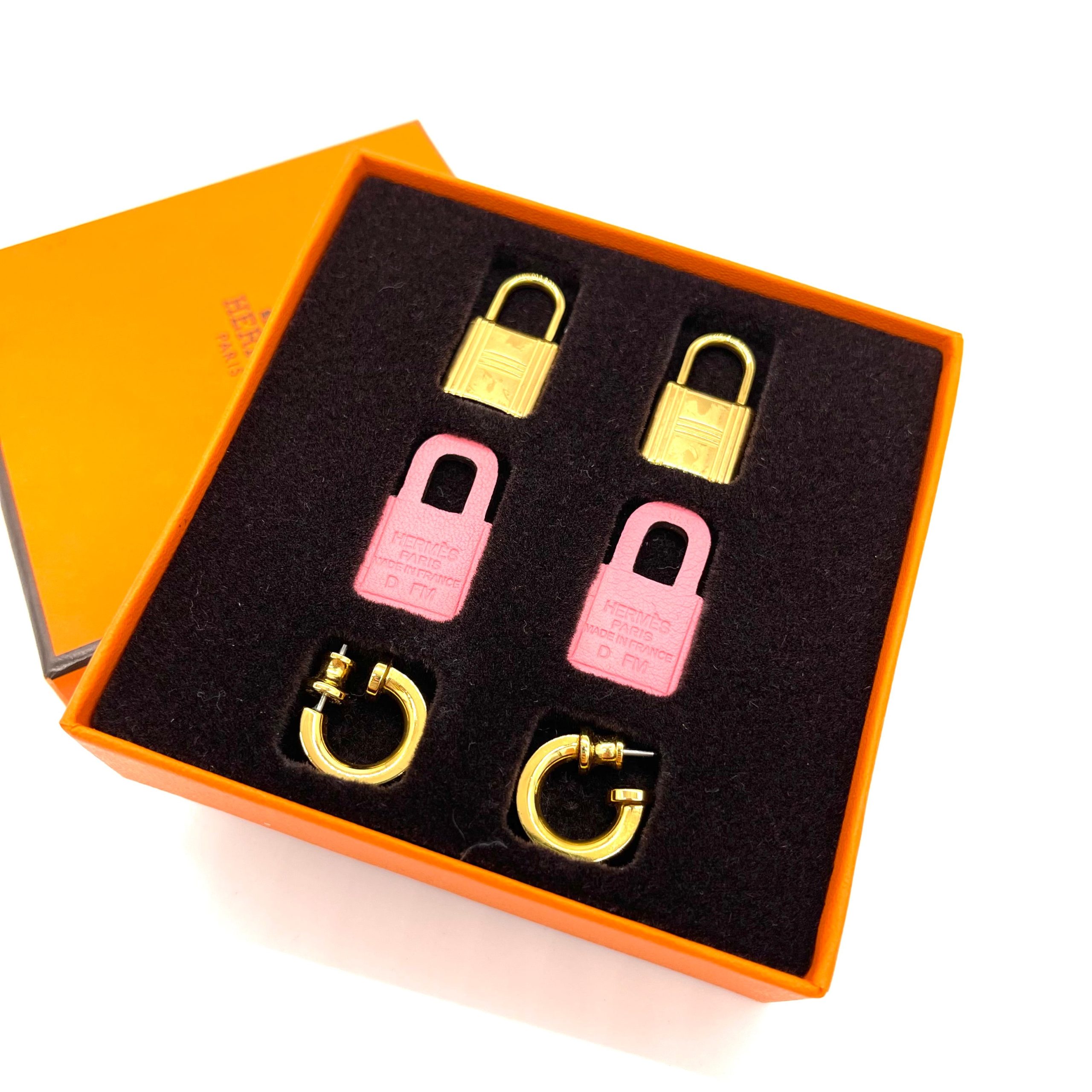 HERMES Swift O'Kelly Earrings Pink