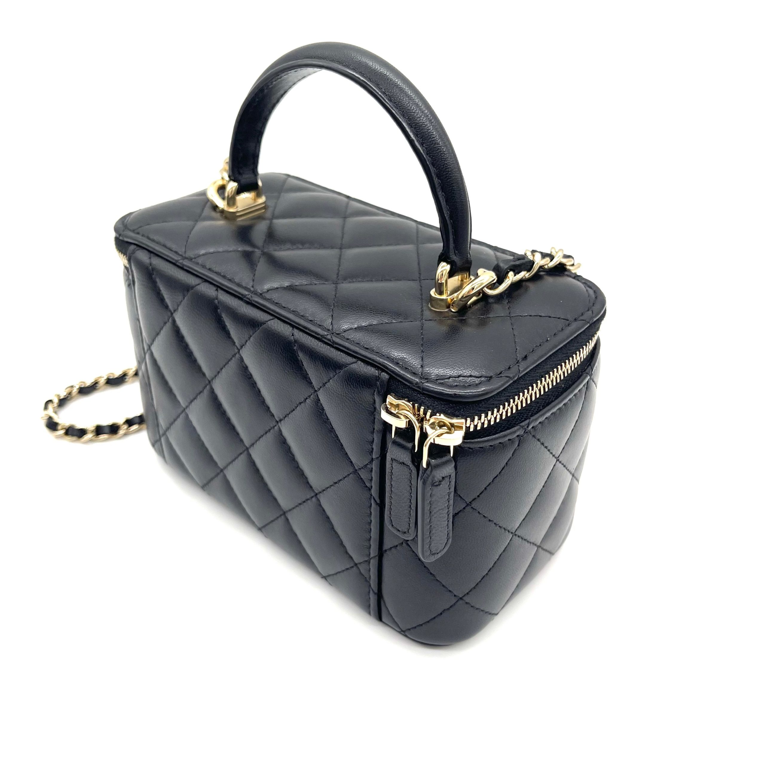 CHANEL Lambskin Quilted Small Top Handle Vanity Case with Chain – Black