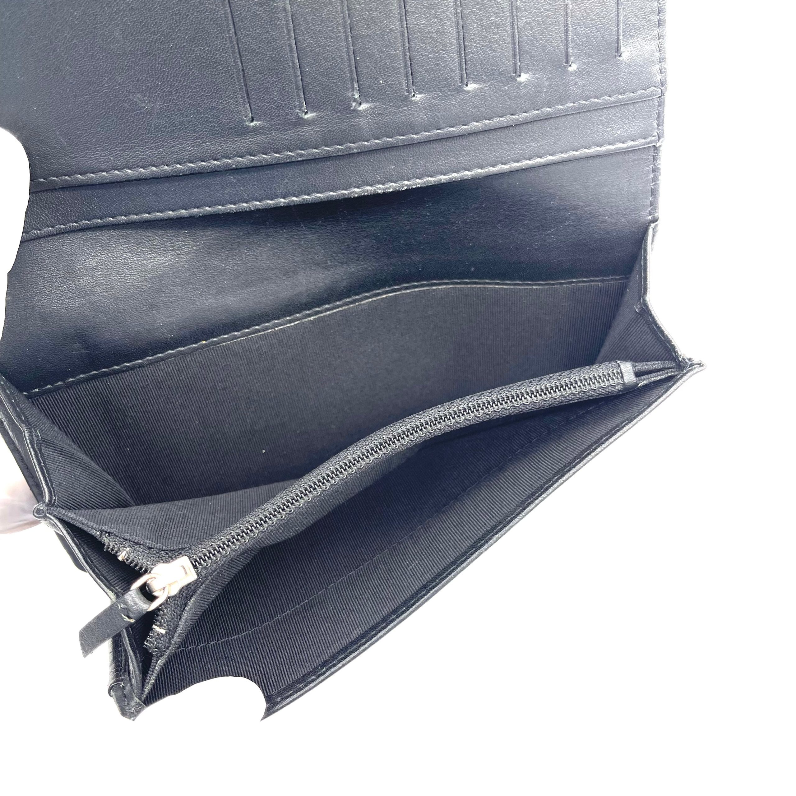 CHANEL Patent Calfskin Quilted Yen Wallet – Black