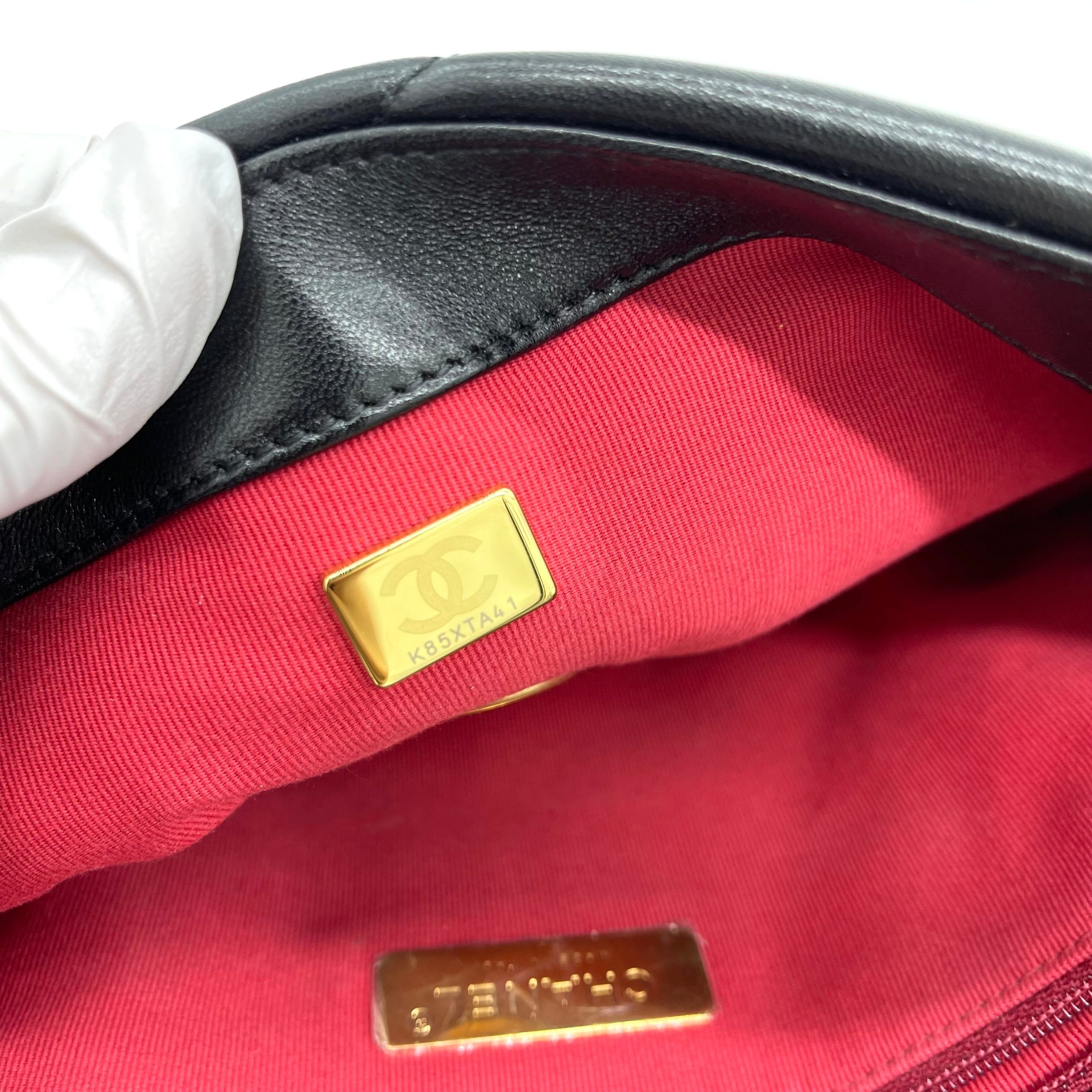 CHANEL Lambskin Quilted Medium Chanel 19 Flap Black 2023