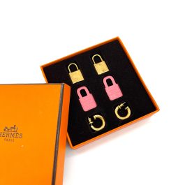 HERMES Swift O’Kelly Earrings Pink