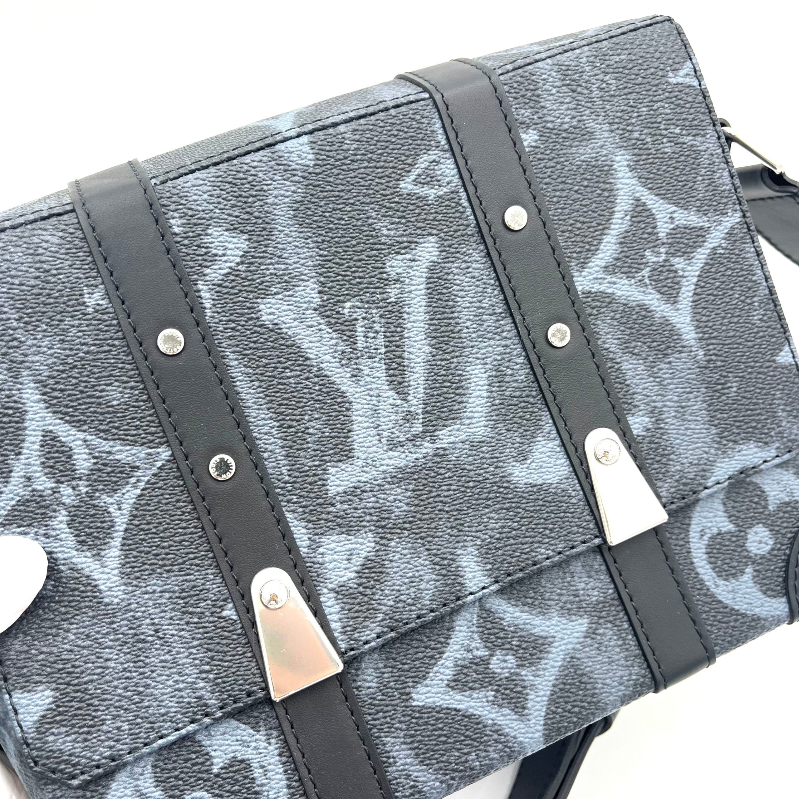 Louis Vuitton Monogram Pastel Trunk Messenger Black