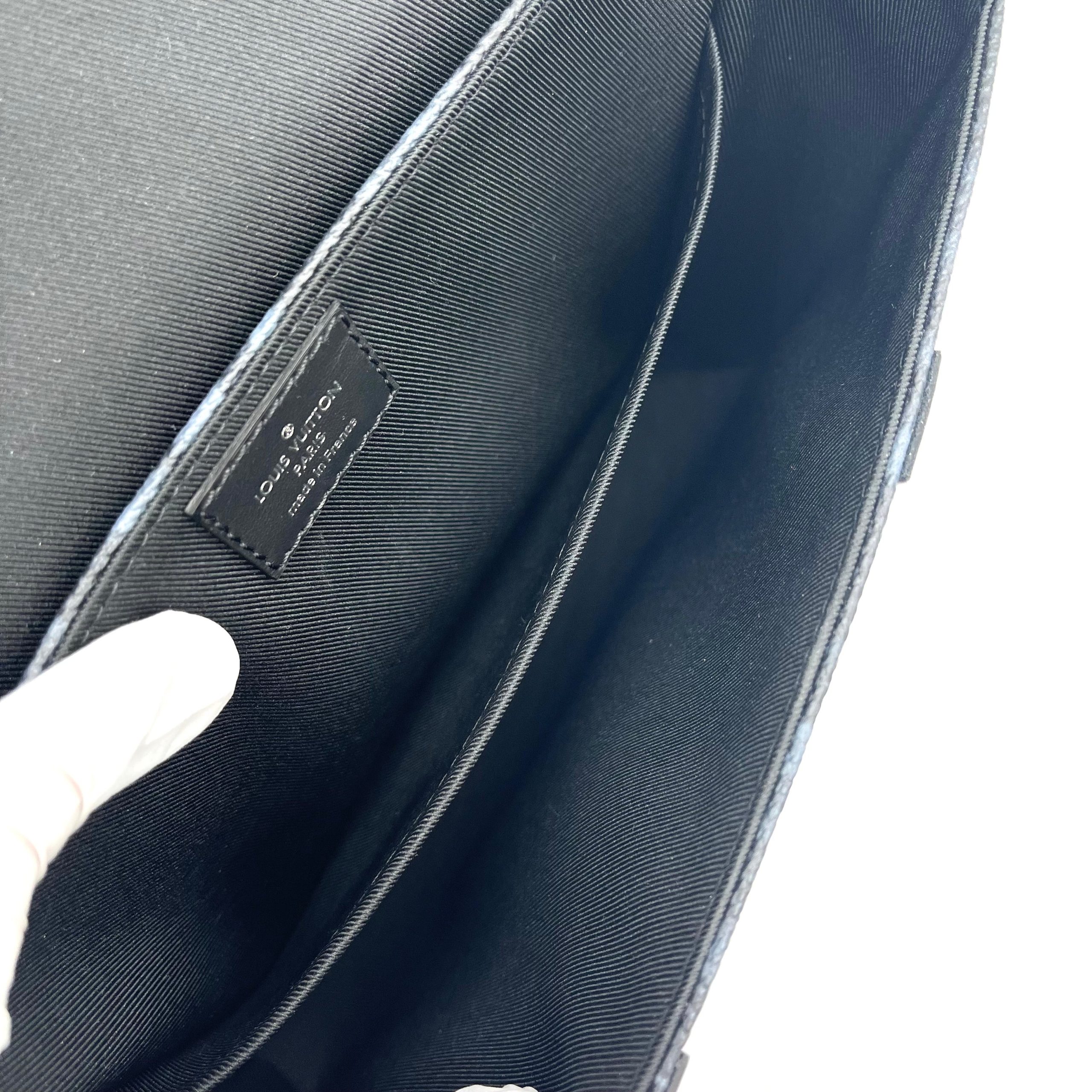 Louis Vuitton Monogram Pastel Trunk Messenger Black