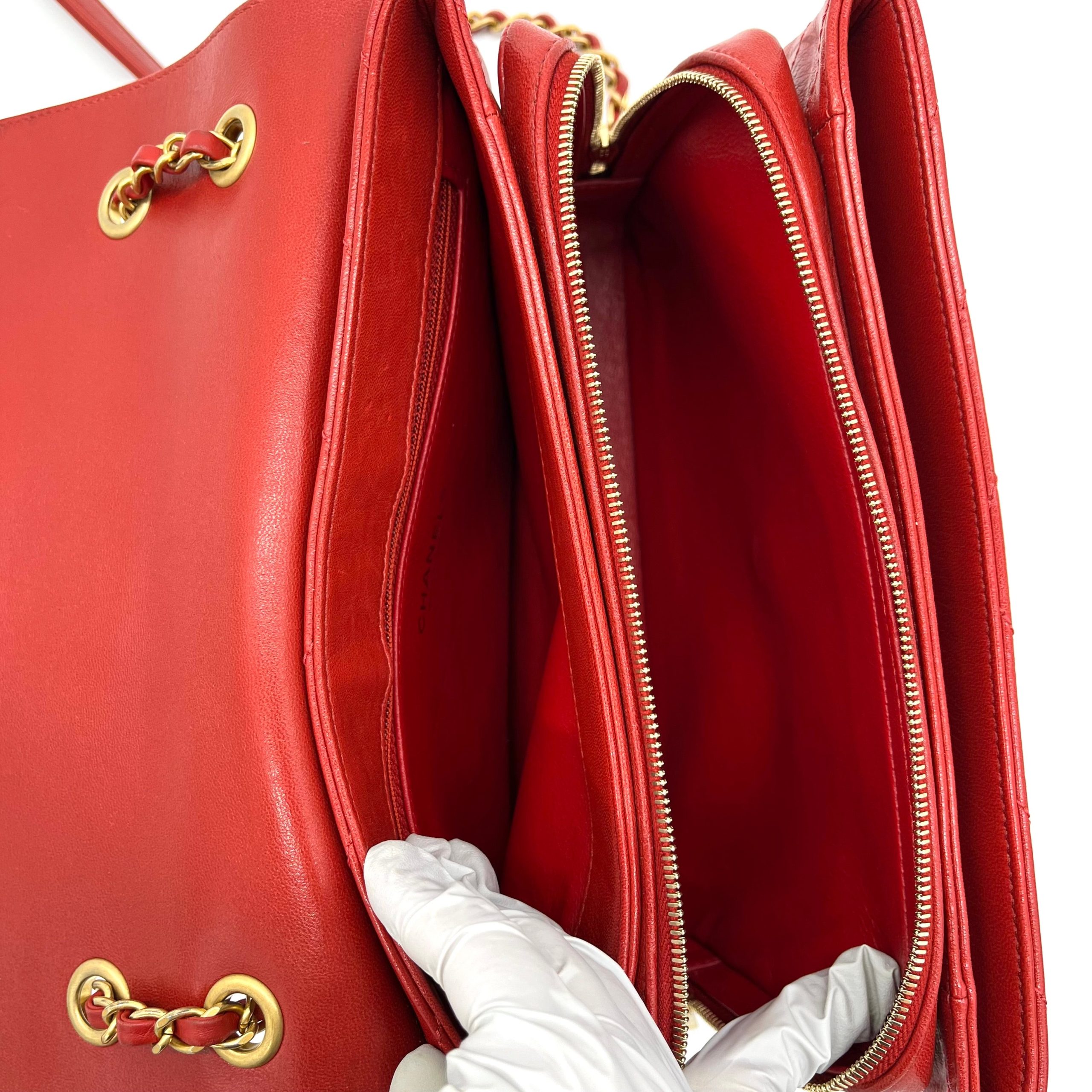 Chanel Lambskin Chevron Stitched Medium Envelope Flap Red 2018-2019