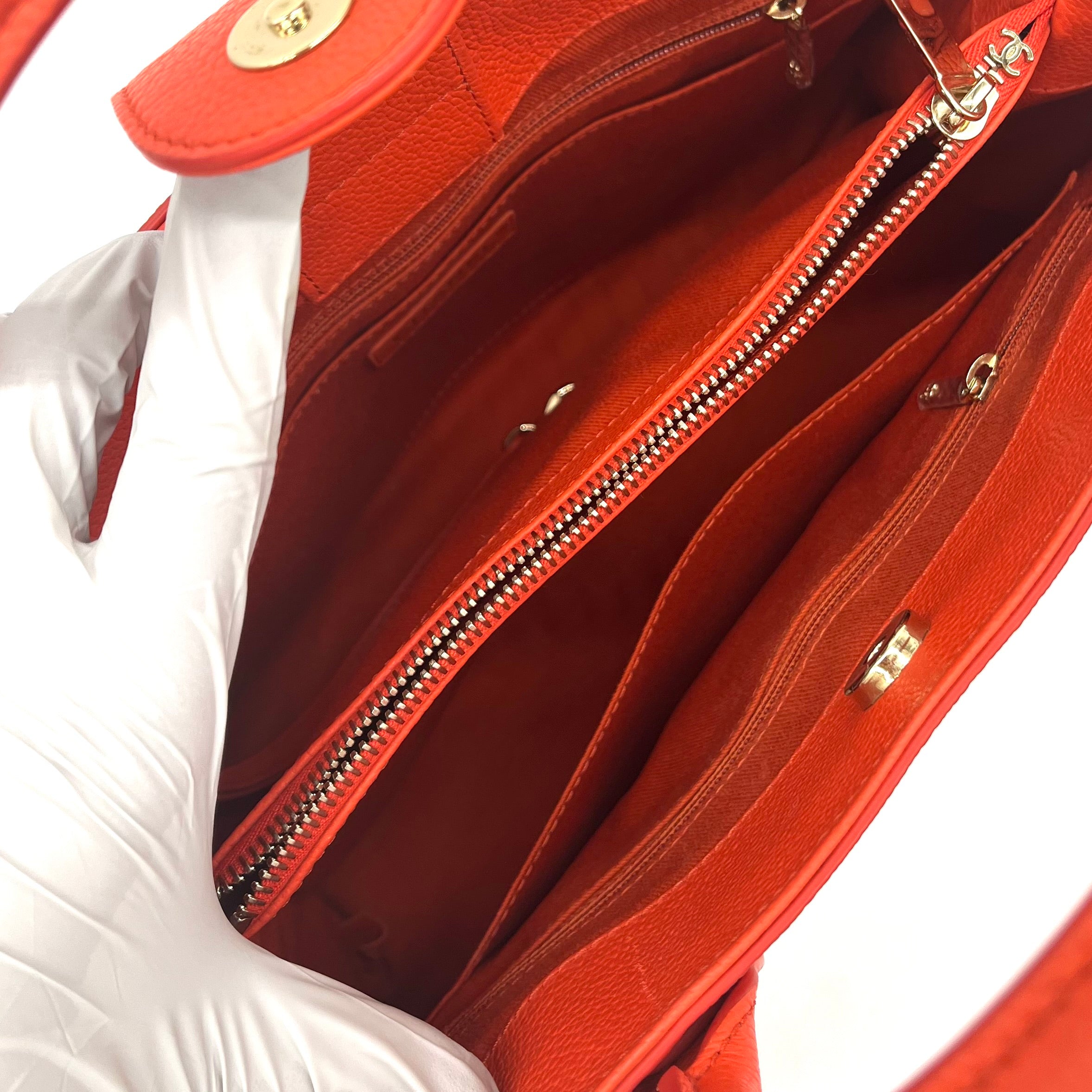 CHANEL Grained Calfskin Small Neo Executive Shopper Tote Red 2017