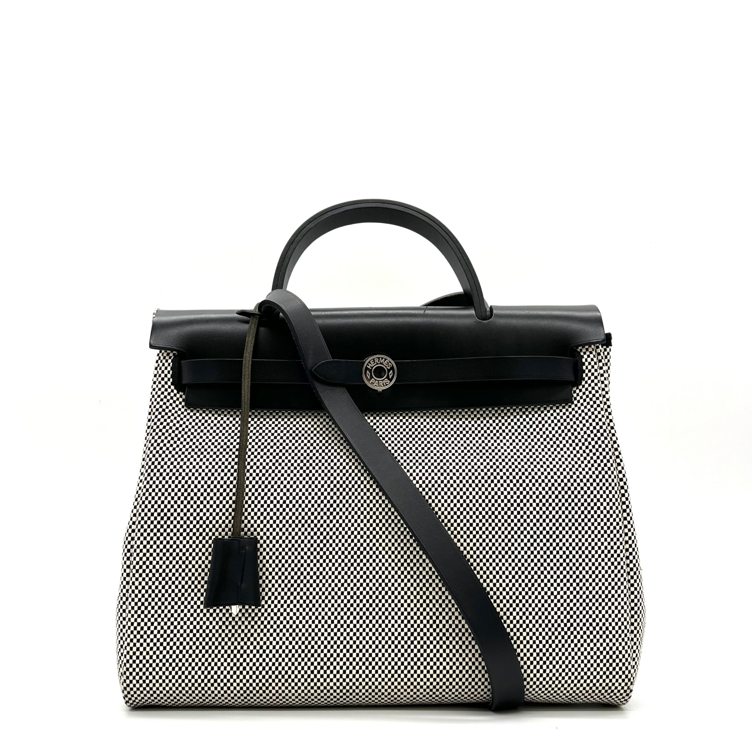 HERMES Vache Hunter Criss Viking Herbag Zip Retourne 31 PM Ecru Black