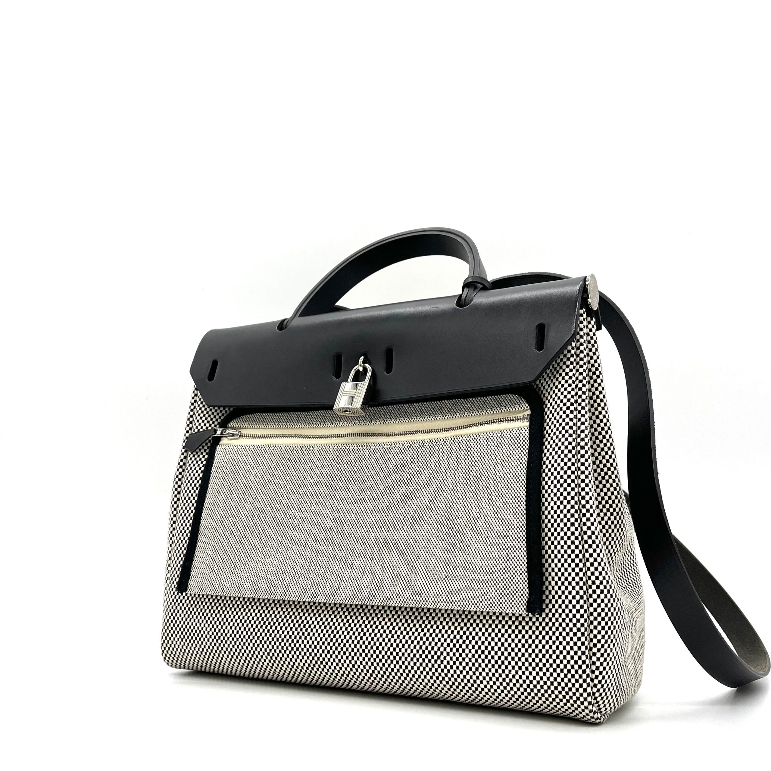 HERMES Vache Hunter Criss Viking Herbag Zip Retourne 31 PM Ecru Black