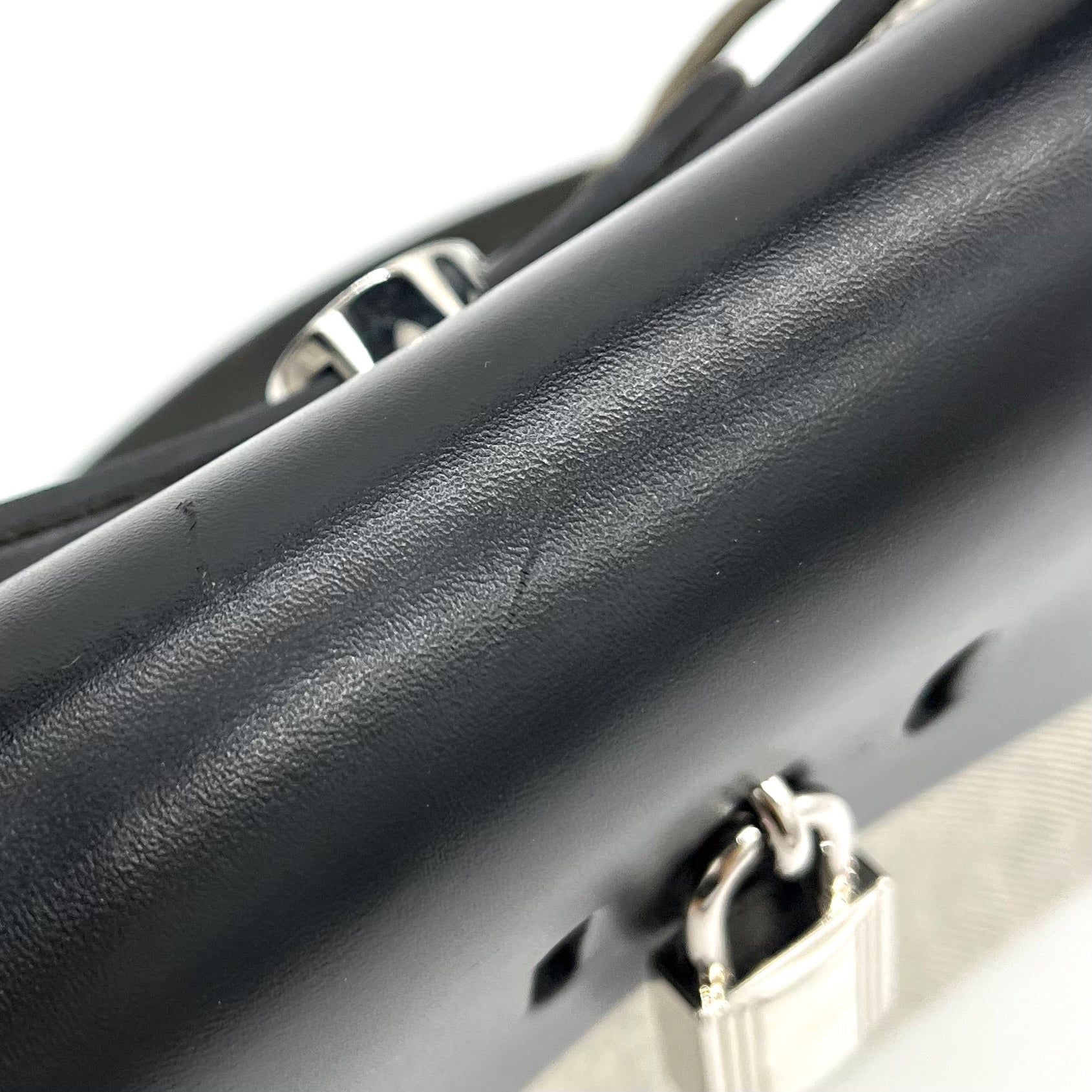 HERMES Vache Hunter Criss Viking Herbag Zip Retourne 31 PM Ecru Black