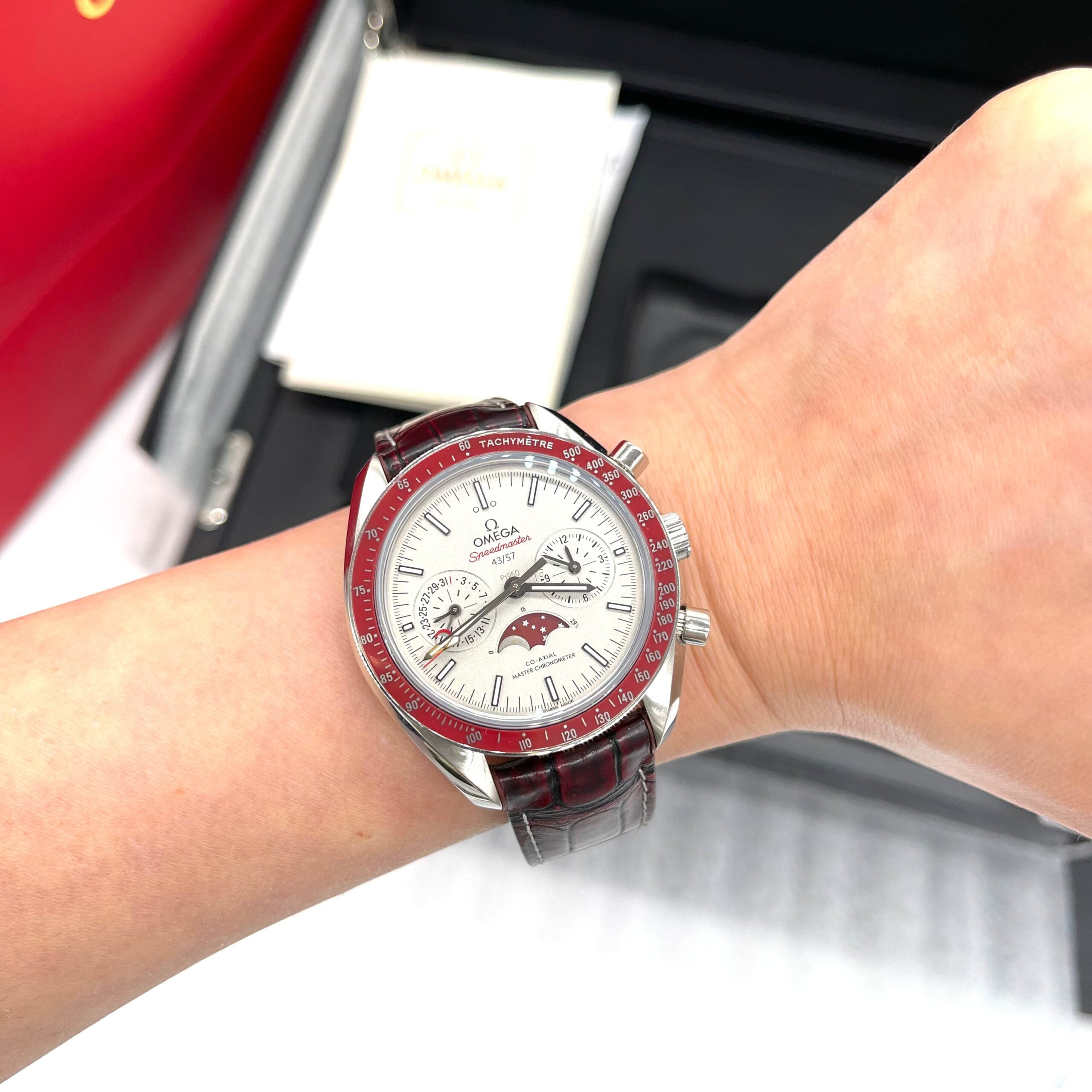 [BRAND NEW]OMEGA SPEEDMASTER TWO COUNTERS MOONPHASE CO‑AXIAL MASTER CHRONOMETER MOONPHASE CHRONOGRAPH 44.25 MM