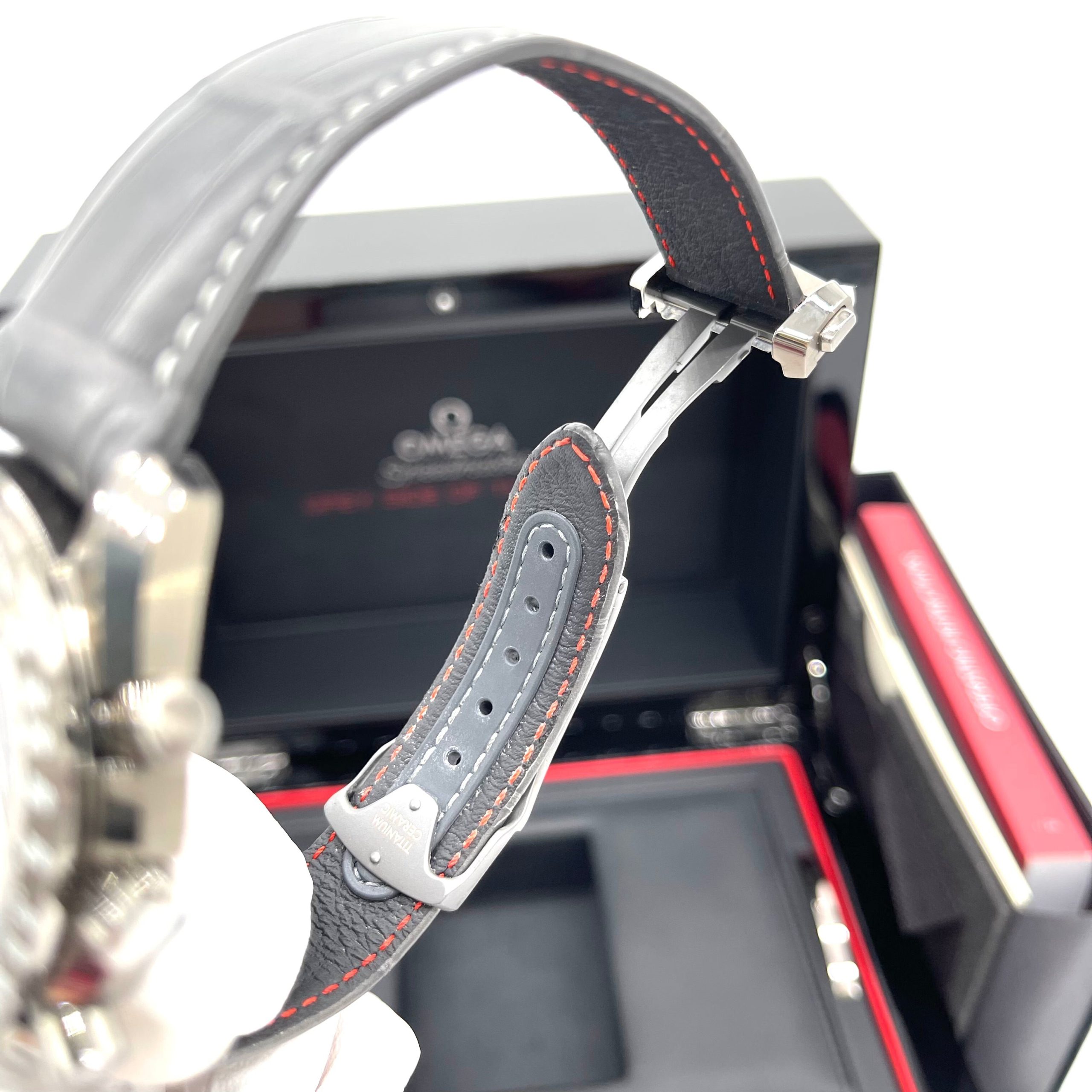 [NEW]OMEGA DARK SIDE OF THE MOON CO‑AXIAL CHRONOMETER CHRONOGRAPH 44.25 MM