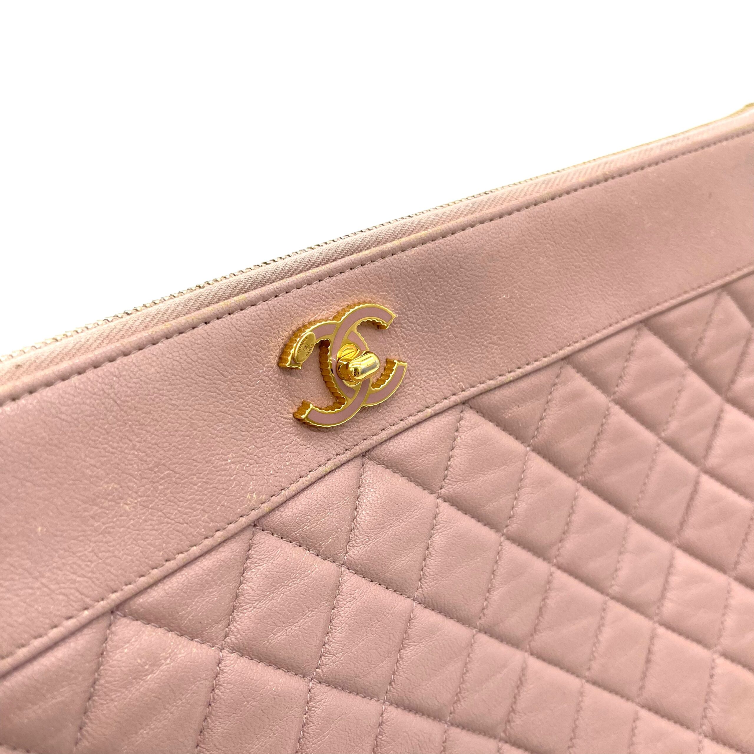 Chanel Mademoiselle Vintage O Case Clutch Quilted Sheepskin Large 2016-2017