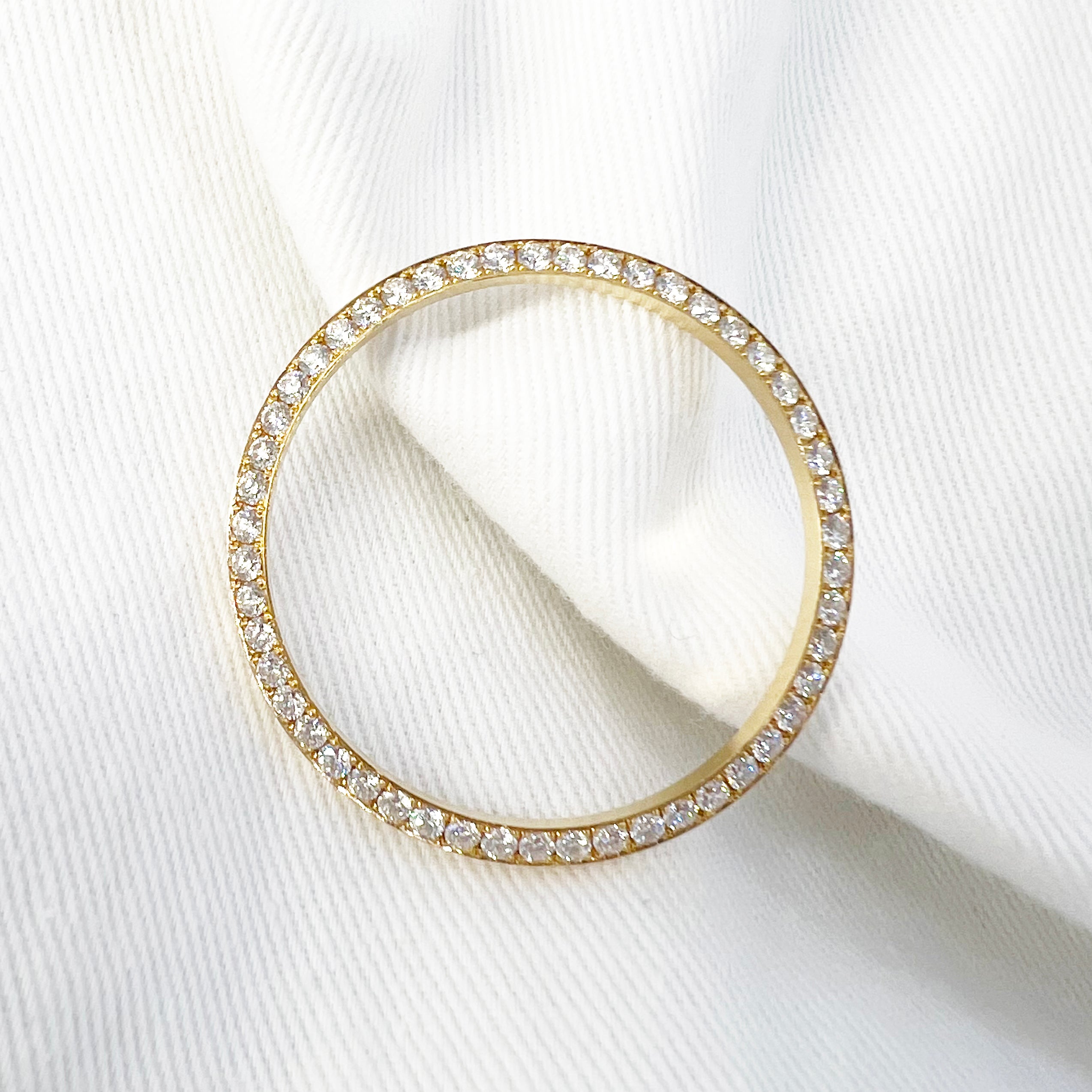 Rolex Date Just, Day Date Diamond Bezel Sizes from 26mm - 36mm Available Color (Gold, White Gold, Rose Gold)