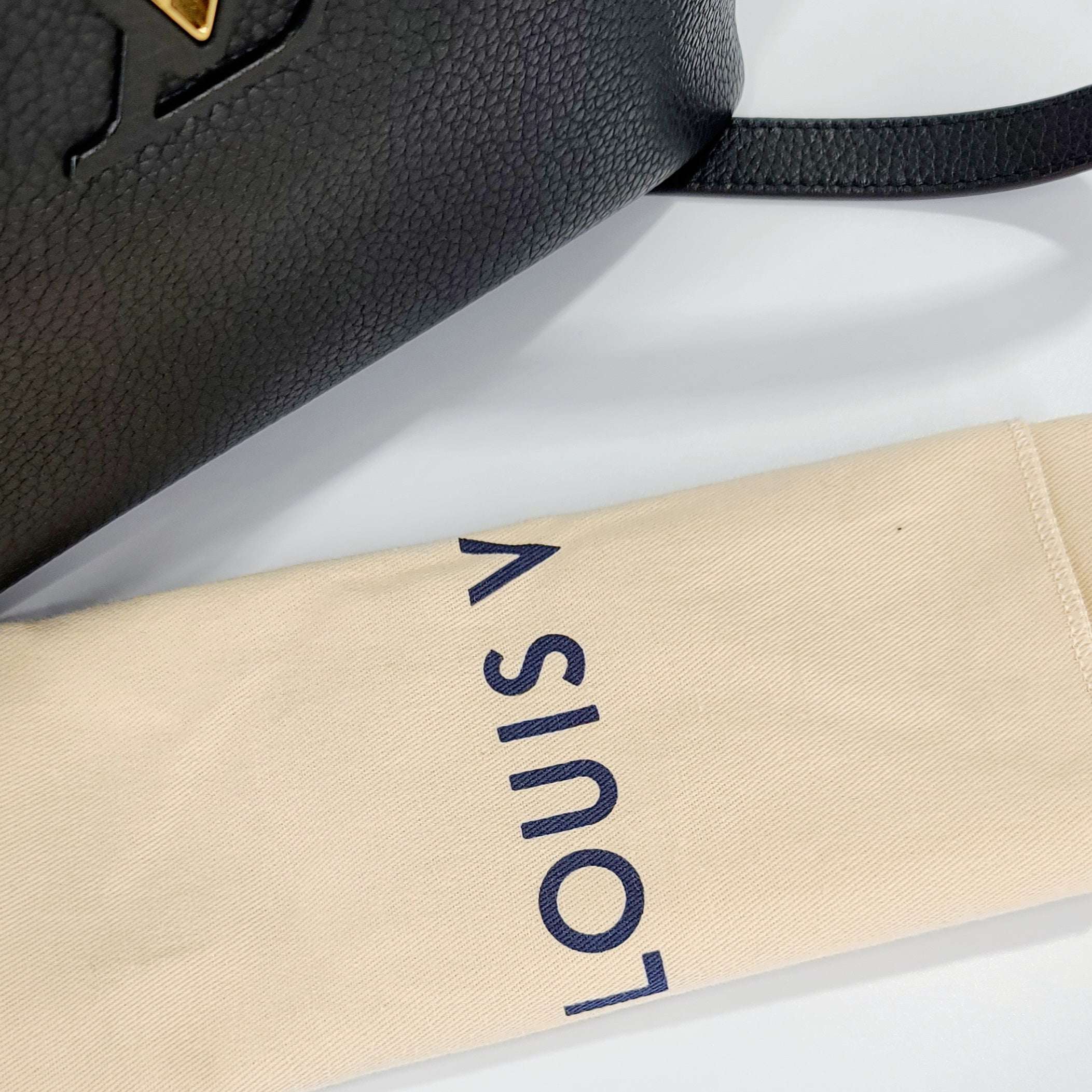 Almost Brand New Louis Vuitton Capucines BB shoulder bag leather Gold hardware. Super luxurious, comes with dustbag, removable strap and box.