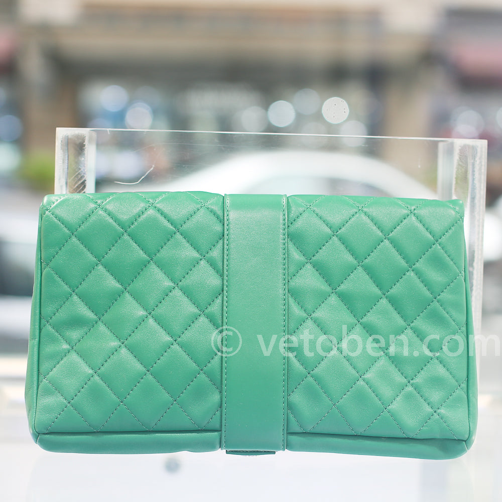 CHANEL Lambskin Quilted Grip Clutch 2017-2018