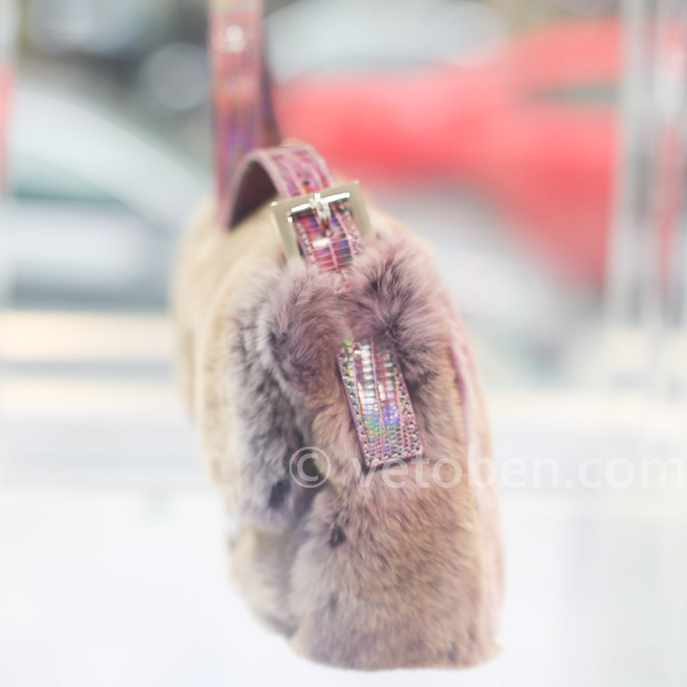 FENDI Vintage Baguette bag in chinchilla
