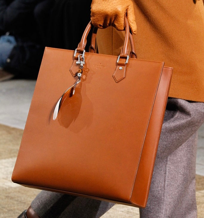 Brand New LOUIS VUITTON Nomade Sac Plat Tobacco