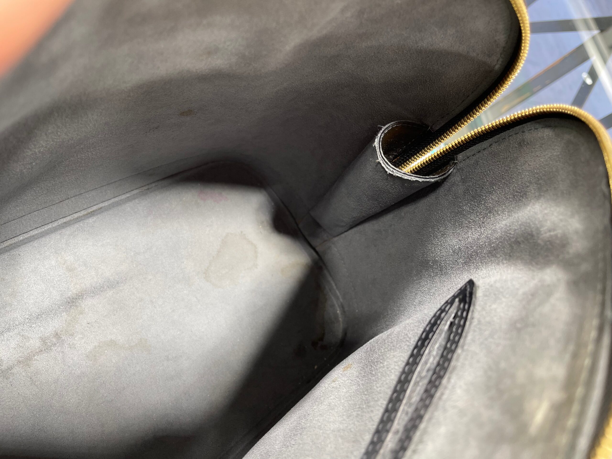 LOUIS VUITTON Epi Alma PM Black