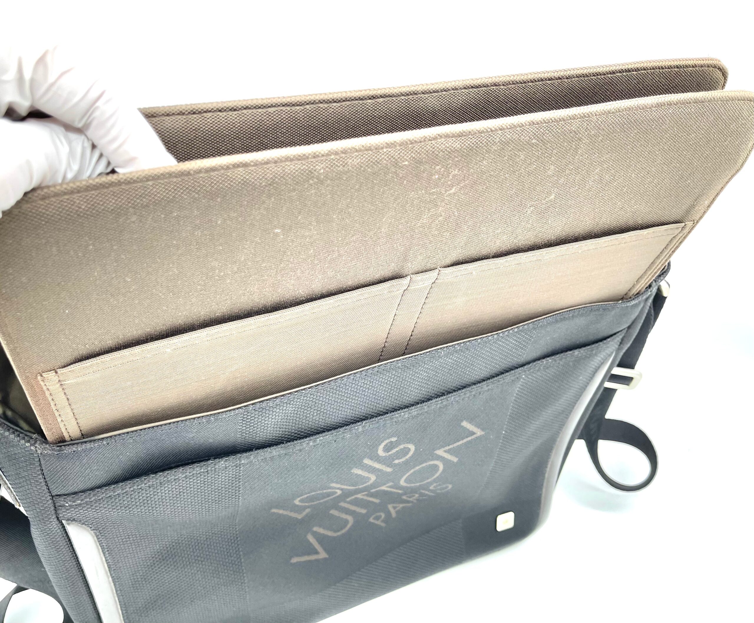 Louis Vuitton LOUIS VUITTON Messager Shoulder Bag
