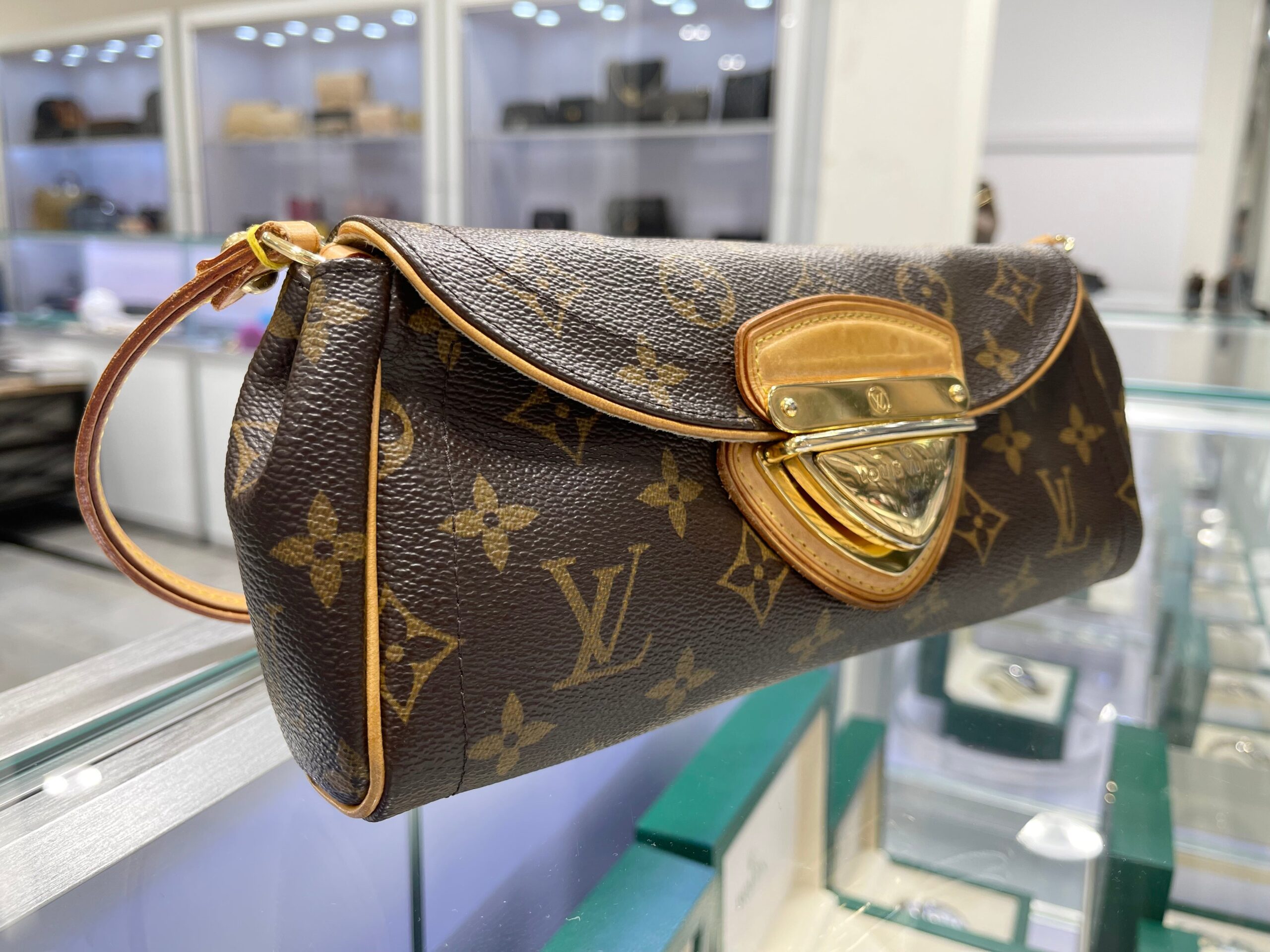 Louis Vuitton Pochette Beverly shoulder bag