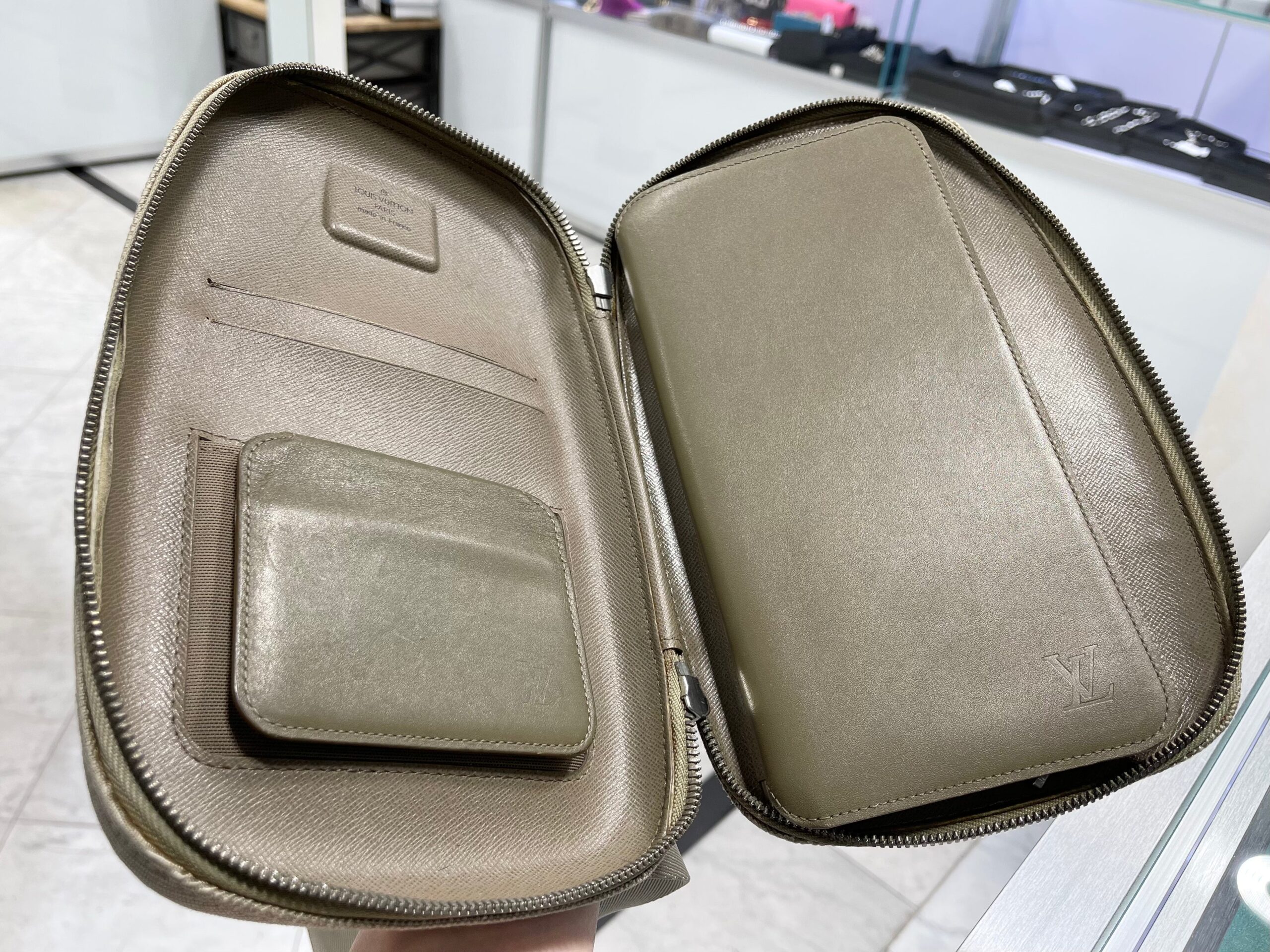 Louis Vuitton Gray Damier Geant Mage Grey