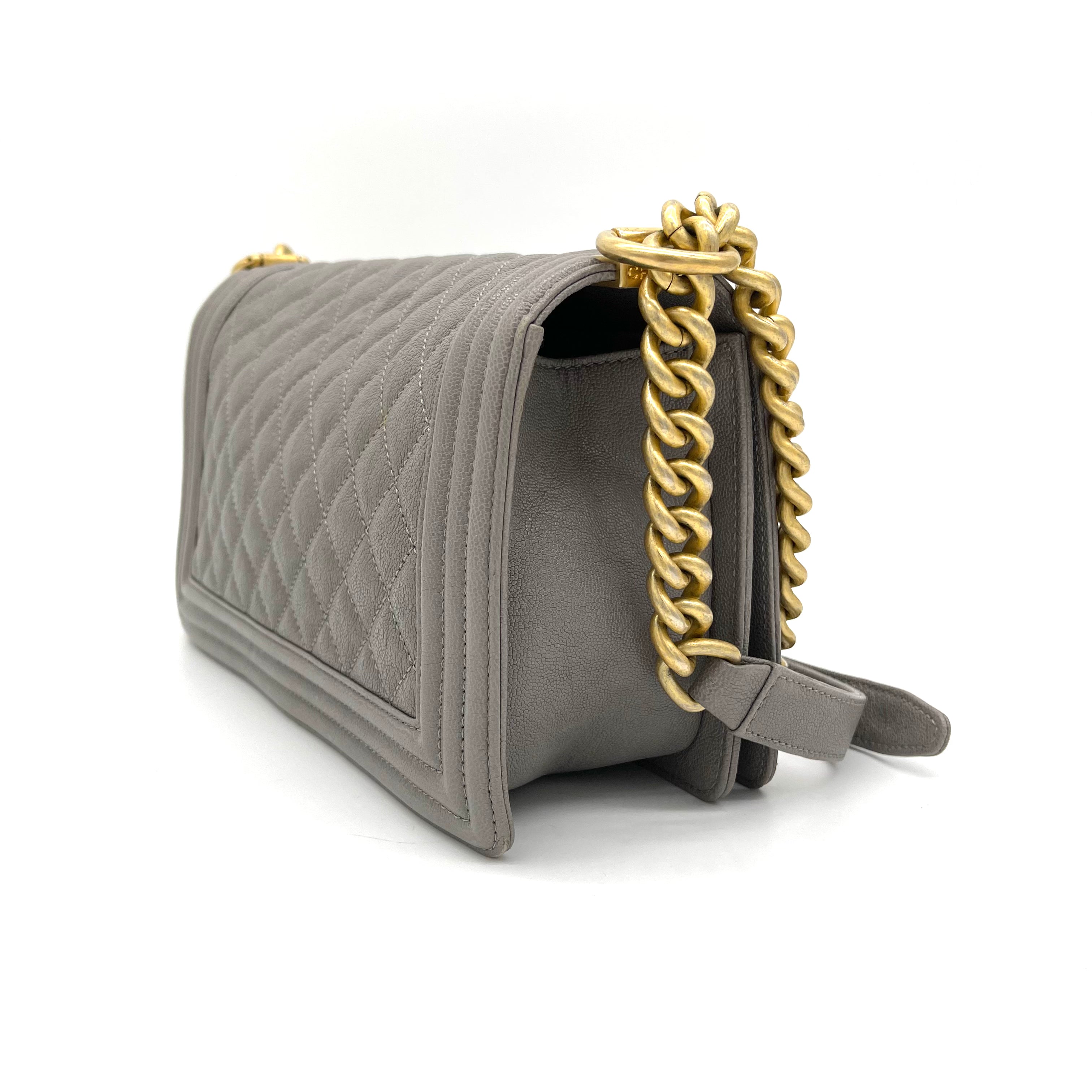 CHANEL Caviar Quilted Medium Boy Flap Gray 2018-2019